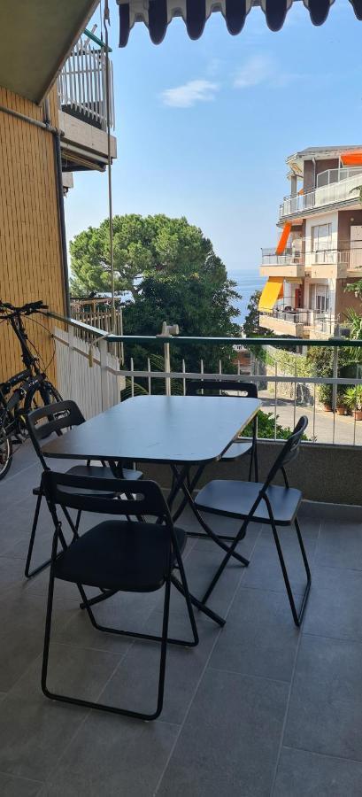 شقة Casa Lela Vista Mare Posto Auto, سانريمو المظهر الخارجي الصورة